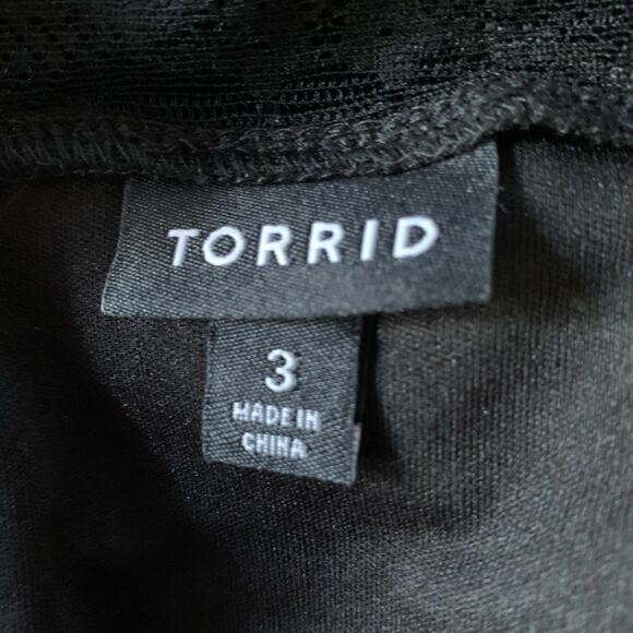 Torrid Bell Sleeve Black Lace Babydoll Gothic Whimsy Top Sz 3 - Picture 4 of 6